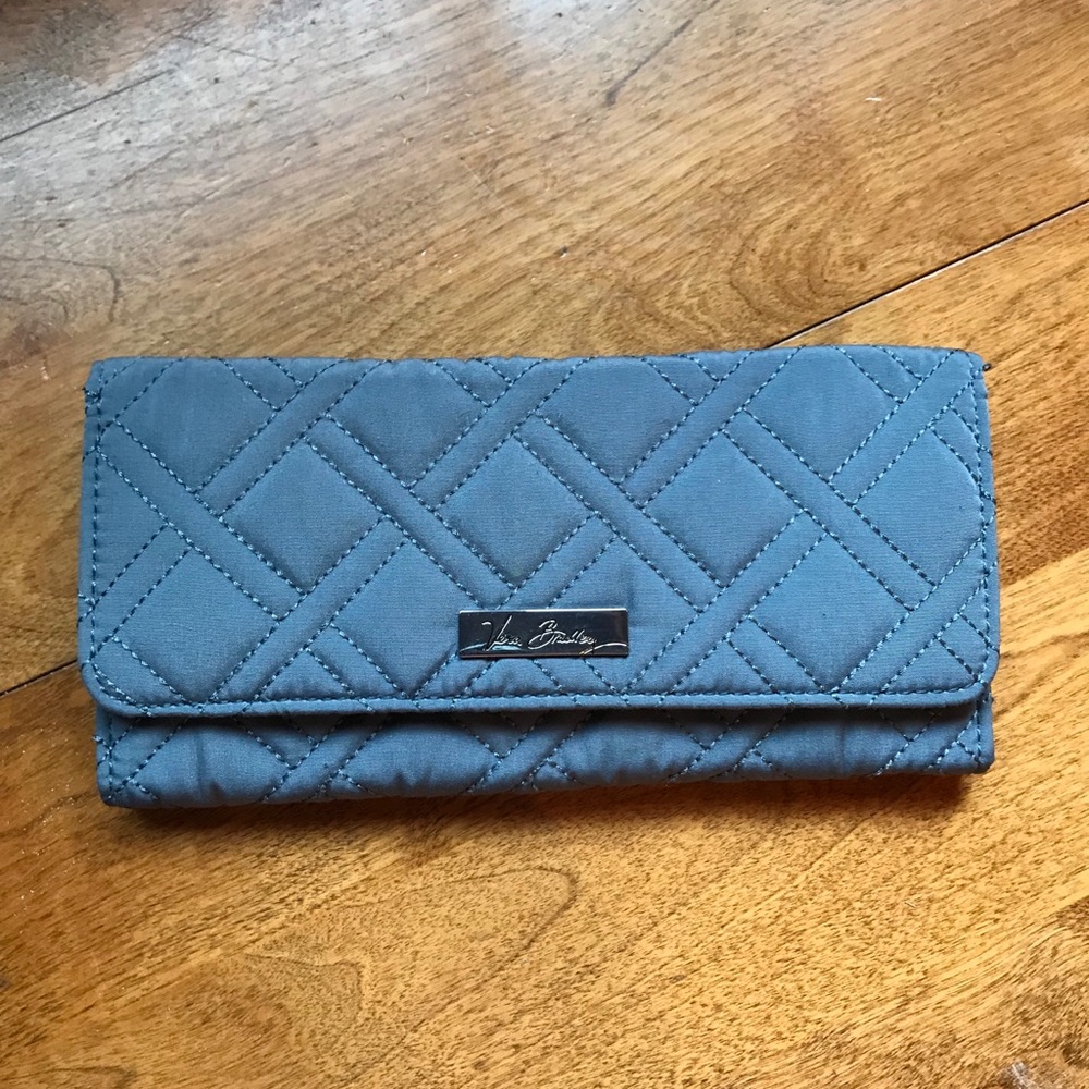 Vera Bradley wallet. New without tags.